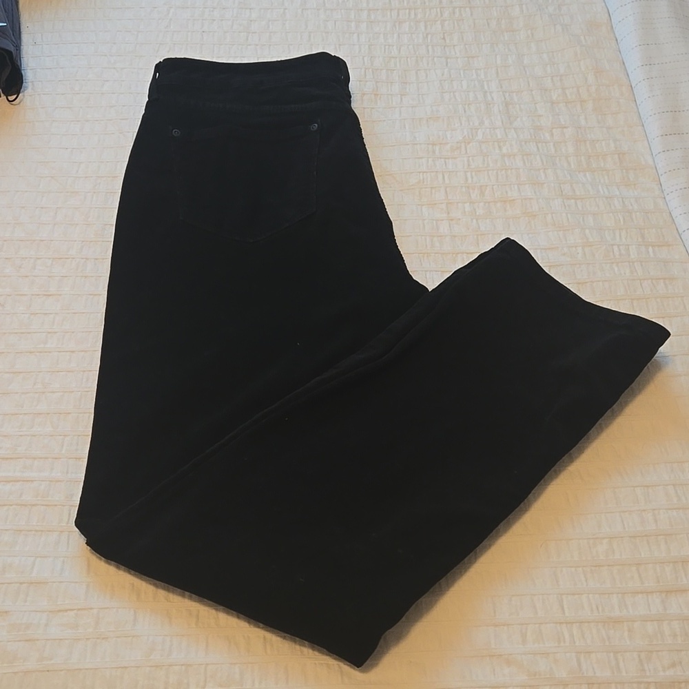 NYDJ Black Corduroys Thin Cotss Straight Skinny Sz 8. 5 pocket standard